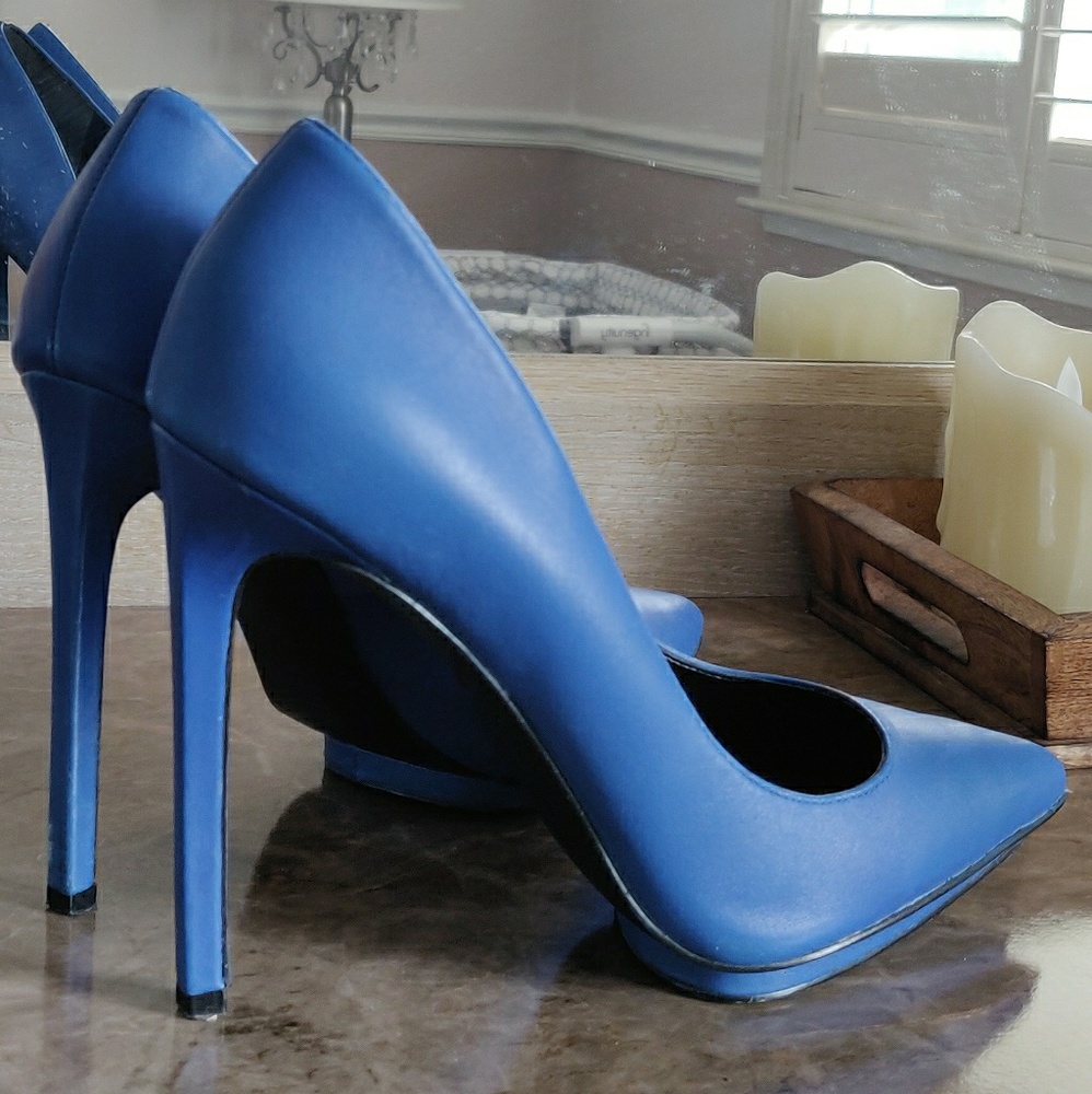 Enzo Angiolini Cobalt Blue leather pumps 8.5